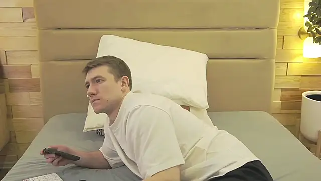 Snapshot of EthanPinkman chatting on February 18, 2026, 4:54 am EthanPinkman online show from February 18, 2026, 4:54 am