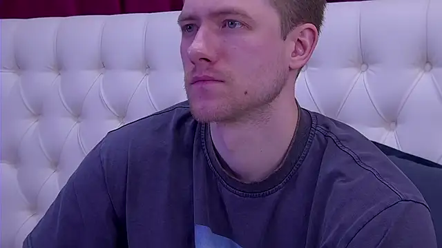 Snapshot of EthanPinkman chatting on October 1, 2025, 4:28 am EthanPinkman online show from October 1, 2025, 4:28 am