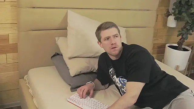 EthanPinkman online show from November 16, 2025, 4:06 am