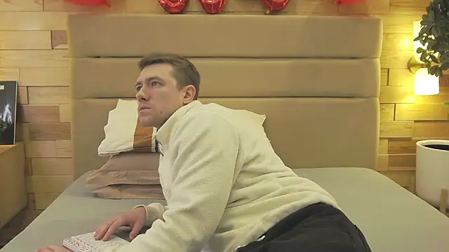 Snapshot of EthanPinkman chatting on February 11, 2026, 4:23 am EthanPinkman online show from February 11, 2026, 4:23 am