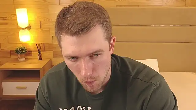 Snapshot of EthanPinkman chatting on September 11, 2025, 4:12 am EthanPinkman online show from September 11, 2025, 4:12 am