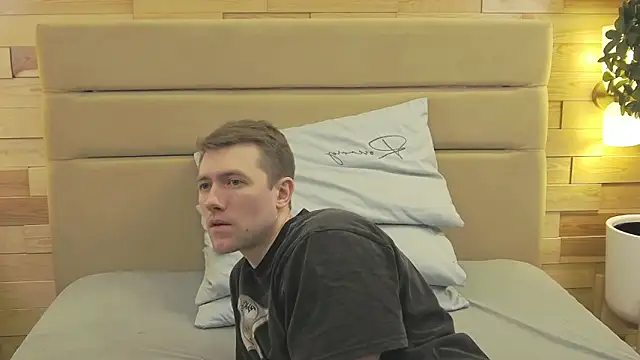 Snapshot of EthanPinkman chatting on March 1, 2026, 3:39 am EthanPinkman online show from March 1, 2026, 3:39 am