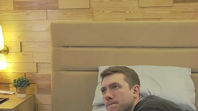 Snapshot of EthanPinkman chatting on March 2, 2026, 4:35 am EthanPinkman online show from March 2, 2026, 4:35 am