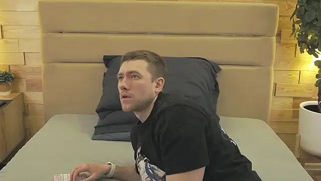 EthanPinkman online show from April 18, 2026, 3:42 am