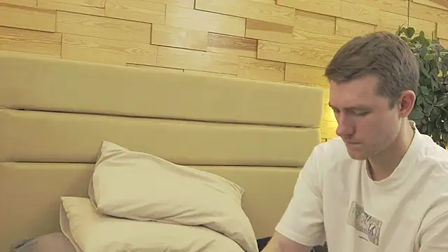 EthanPinkman online show from December 2, 2025, 4:25 am