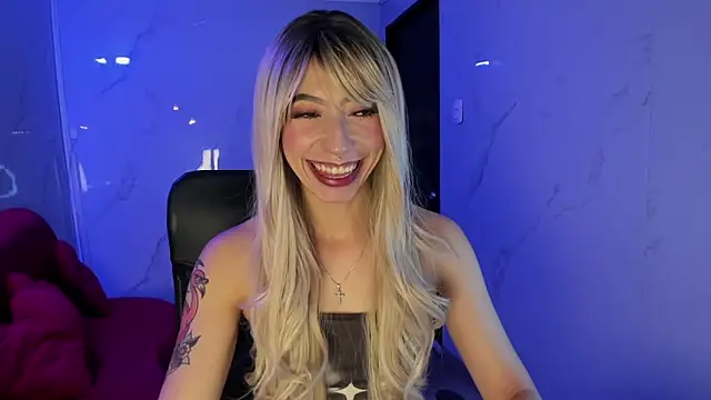 LilithCooperr  online show from May 24, 2026, 3:28 am