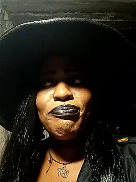 AmazonianMistress online show from October 31, 2025, 2:41 am