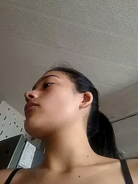 littlemelii online show from January 19, 2025, 3:53 pm