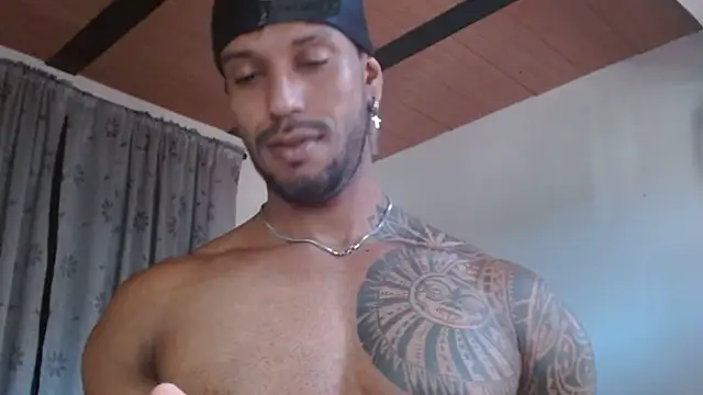 Snapshot of manolofitt chatting on November 17, 2025, 5:39 pm manolofitt online show from November 17, 2025, 5:39 pm