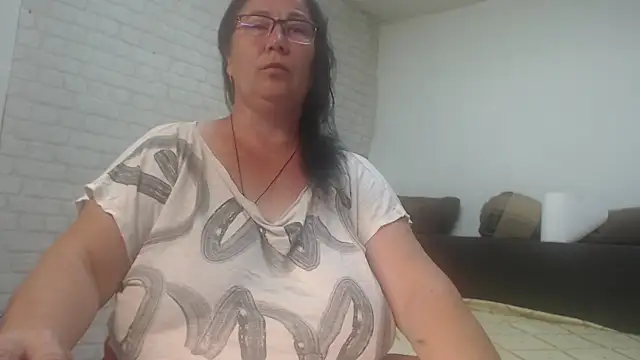 Snapshot of EmmaSquirt chatting on June 5, 2026, 9:53 pm EmmaSquirt online show from June 5, 2026, 9:53 pm