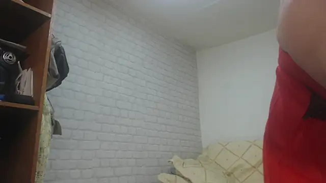 Snapshot of EmmaSquirt chatting on March 2, 2025, 11:39 pm EmmaSquirt online show from March 2, 2025, 11:39 pm