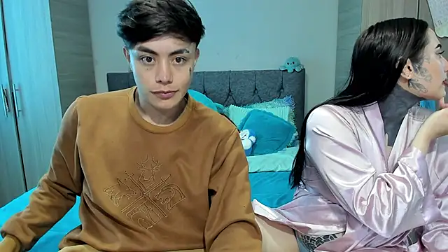 Snapshot of steban_and_kim chatting on February 5, 2025, 8:35 pm steban and kim online show from February 5, 2025, 8:35 pm