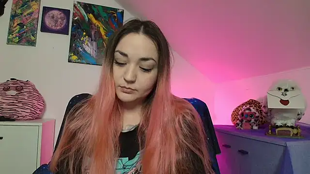 Snapshot of PinkHurricaneOfficial chatting on February 21, 2026, 3:47 pm PinkHurricaneOfficial online show from February 21, 2026, 3:47 pm