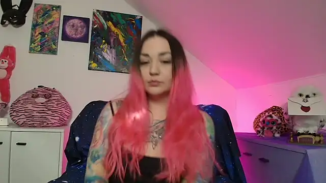 Snapshot of PinkHurricaneOfficial chatting on February 27, 2026, 1:55 pm PinkHurricaneOfficial online show from February 27, 2026, 1:55 pm