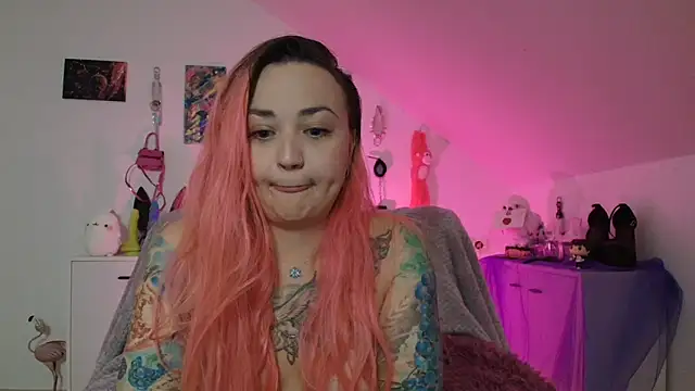 PinkHurricaneOfficial online show from September 9, 2025, 9:24 pm