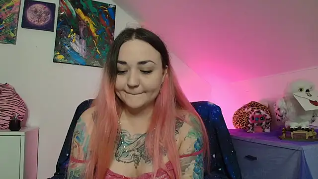 Snapshot of PinkHurricaneOfficial chatting on February 8, 2026, 11:08 am PinkHurricaneOfficial online show from February 8, 2026, 11:08 am