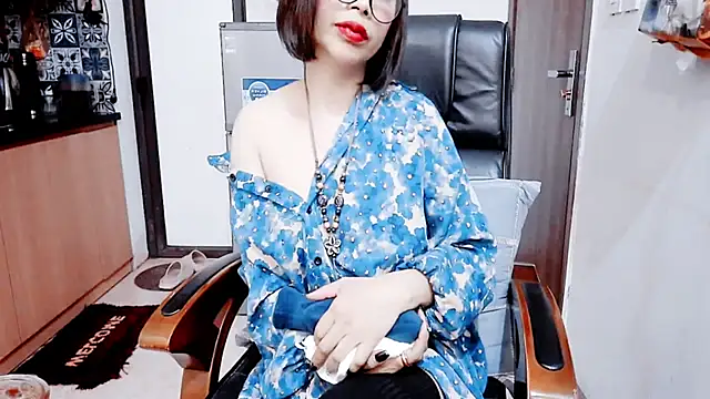 Snapshot of Miu-Le chatting on February 10, 2026, 9:03 pm Miu-Le online show from February 10, 2026, 9:03 pm