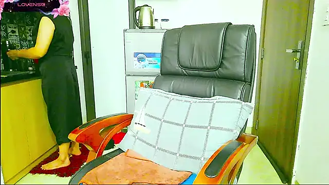 Miu-Le online show from October 1, 2025, 9:51 pm