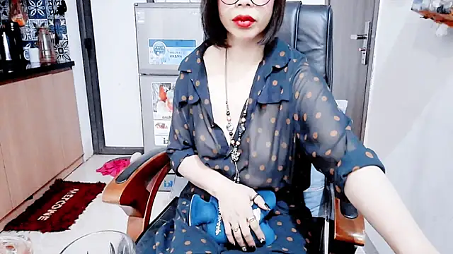 Snapshot of Miu-Le chatting on February 8, 2026, 7:22 pm Miu-Le online show from February 8, 2026, 7:22 pm