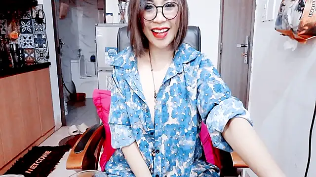 Snapshot of Miu-Le chatting on March 1, 2026, 7:03 pm Miu-Le online show from March 1, 2026, 7:03 pm