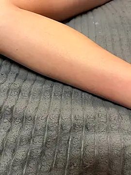 Snapshot of lovelly_molly chatting on January 6, 2026, 4:11 pm lovelly molly online show from January 6, 2026, 4:11 pm