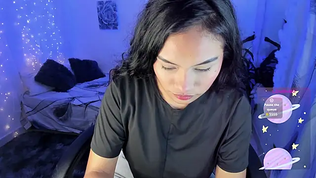 Snapshot of Riana_Kean chatting on September 13, 2025, 2:55 am Riana Kean online show from September 13, 2025, 2:55 am