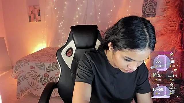 Snapshot of Riana_Kean chatting on November 26, 2025, 4:56 am Riana Kean online show from November 26, 2025, 4:56 am