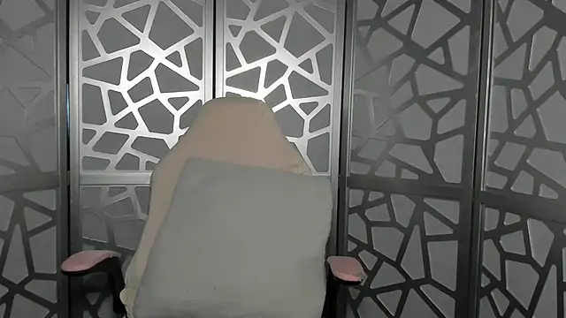 RubyNoir online show from March 16, 2025, 6:31 am