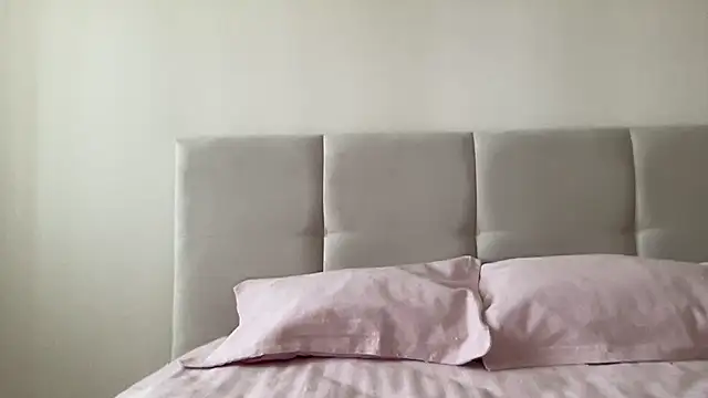 Snapshot of LisaFlower chatting on June 2, 2026, 1:44 pm LisaFlower online show from June 2, 2026, 1:44 pm