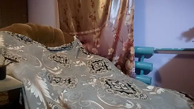  Kitti  online show from December 2, 2025, 5:47 pm