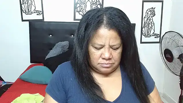 Shanttal0272 online show from November 2, 2025, 2:33 pm