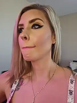 Snapshot of ellieconradxo chatting on March 18, 2025, 5:23 pm ellieconradxo online show from March 18, 2025, 5:23 pm