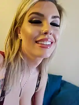 Snapshot of ellieconradxo chatting on December 30, 2024, 6:27 pm ellieconradxo online show from December 30, 2024, 6:27 pm