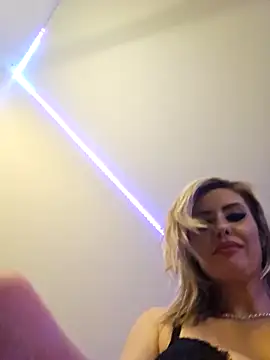 Snapshot of ellieconradxo chatting on January 3, 2025, 6:44 am ellieconradxo online show from January 3, 2025, 6:44 am