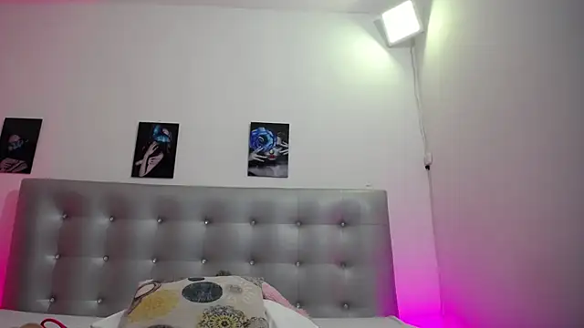 Snapshot of horny-juliette chatting on May 29, 2026, 12:00 pm horny-juliette online show from May 29, 2026, 12:00 pm
