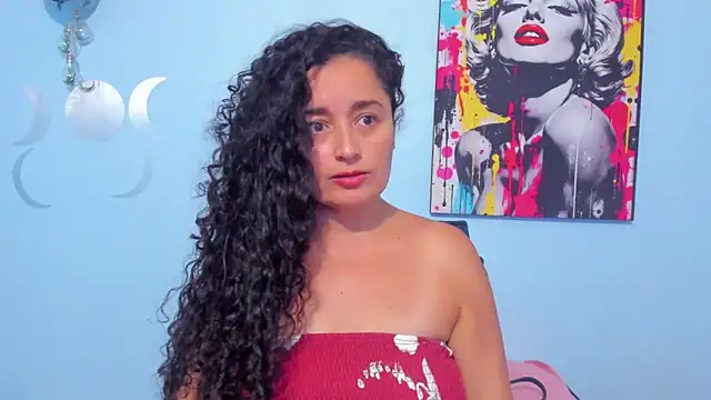  luna  sweet  online show from October 8, 2025, 8:31 pm