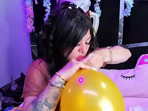 Cocoo Nuth online show from September 28, 2025, 3:24 am