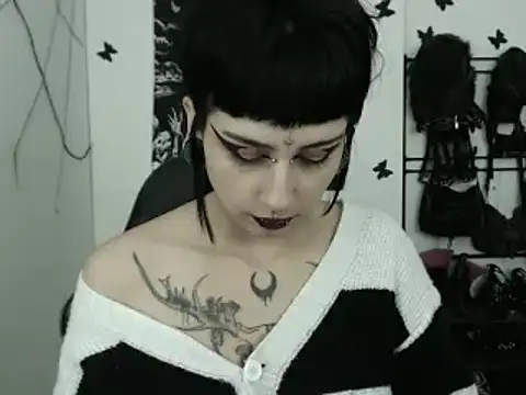 Snapshot of n0sferatus__ chatting on December 20, 2025, 3:42 am n0sferatus online show from December 20, 2025, 3:42 am