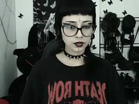 Snapshot of n0sferatus__ chatting on February 5, 2026, 3:35 am n0sferatus online show from February 5, 2026, 3:35 am