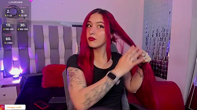Snapshot of Megan_wolf1_ chatting on January 10, 2025, 5:15 am Megan wolf1  online show from January 10, 2025, 5:15 am