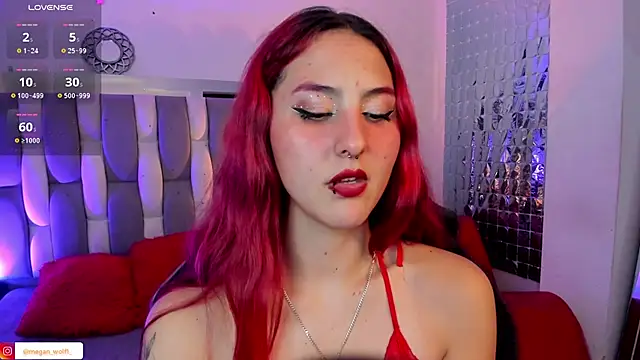 Snapshot of Megan_wolf1_ chatting on January 30, 2025, 5:30 am Megan wolf1  online show from January 30, 2025, 5:30 am