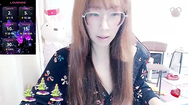 aFanny online show from March 9, 2025, 2:10 pm