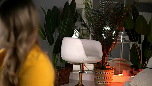 KellyMathews online show from October 31, 2025, 1:46 am