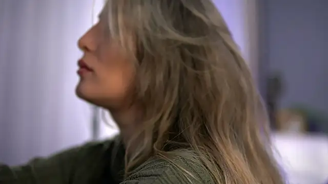 KellyMathews online show from November 7, 2025, 2:49 am