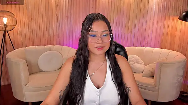 Snapshot of AmberLewis_ chatting on September 19, 2025, 3:10 am AmberLewis online show from September 19, 2025, 3:10 am
