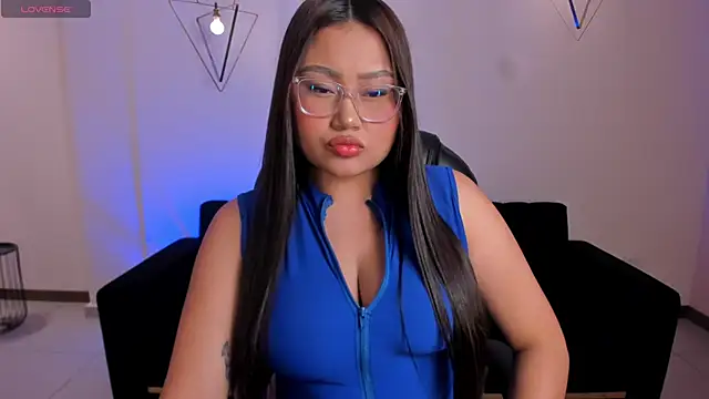 Snapshot of AmberLewis_ chatting on March 11, 2025, 3:04 am AmberLewis online show from March 11, 2025, 3:04 am