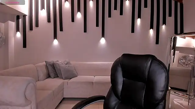 Snapshot of AmberLewis_ chatting on September 14, 2025, 11:05 pm AmberLewis online show from September 14, 2025, 11:05 pm