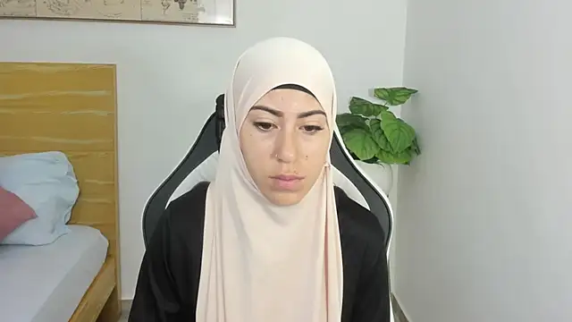 Snapshot of chaymae_nah_ chatting on February 11, 2025, 12:15 pm chaymae nah online show from February 11, 2025, 12:15 pm