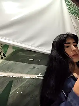 chaymae nah  online show from April 17, 2026, 2:36 am