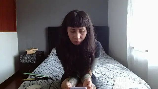 Snapshot of Emilia_1995 chatting on June 17, 2026, 4:06 pm Emilia 1995 online show from June 17, 2026, 4:06 pm